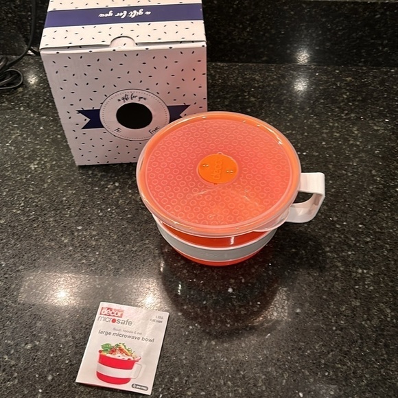 NEW Microwave Bowl 4.85 Cups by Studio Decor Orange Bowl Lid Dorm Life Halloween - Picture 7 of 7